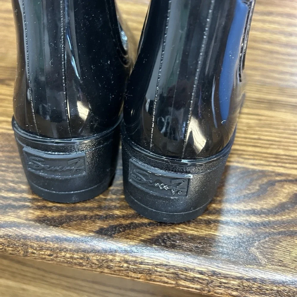 Women's Seven Size 9 Chelsea Black Rain Boots